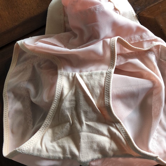 Women’s size small shape wear underwear - Picture 5 of 5
